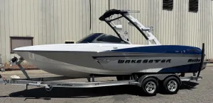 2015-malibu-wakesetter-23-lsv-142831-image0.webp