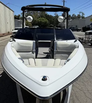 2015-malibu-wakesetter-23-lsv-142831-image2.webp