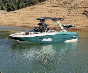 2027-malibu--wakesetter-23-mxz-142832-image0.webp