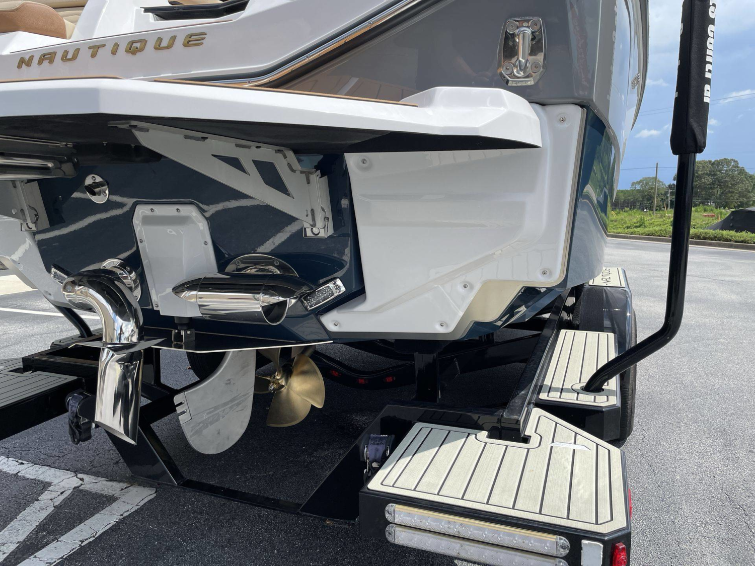 2027 Nautique G23