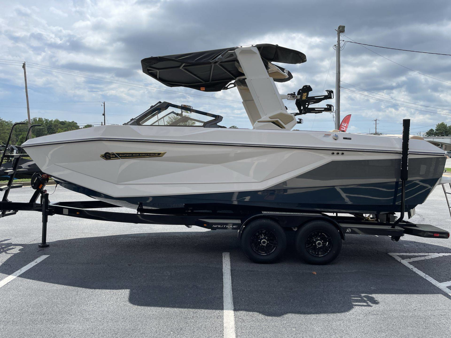 2027 Nautique G23