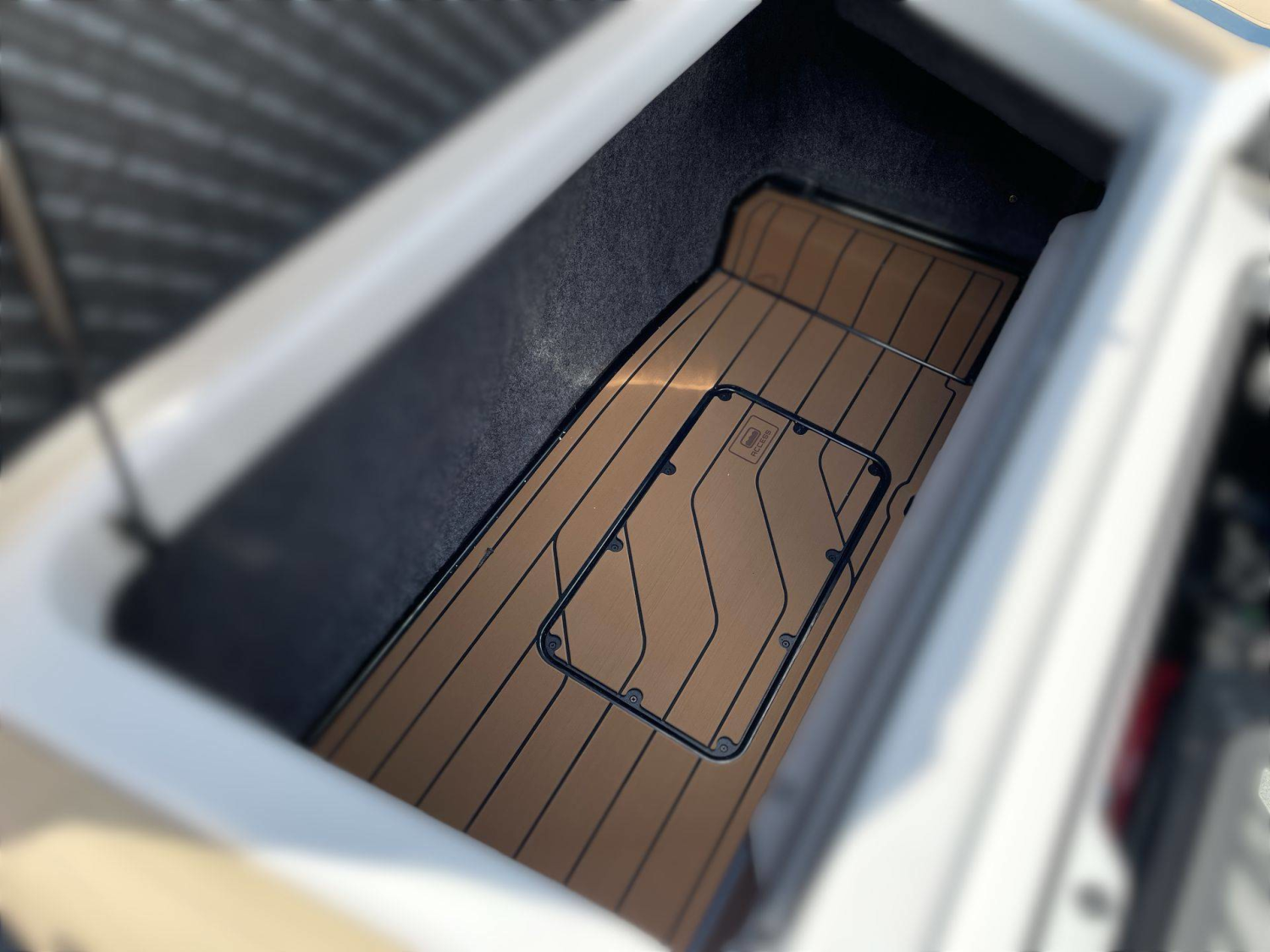 2027 Nautique G23