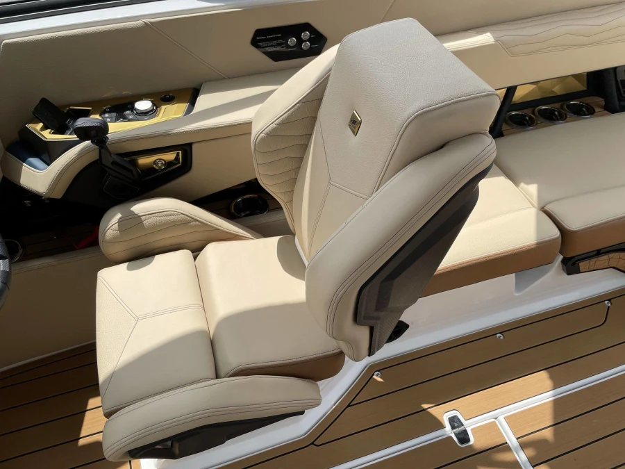 2027-nautique-g23-142843-image18