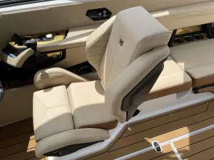 2027-nautique-g23-142843-image18
