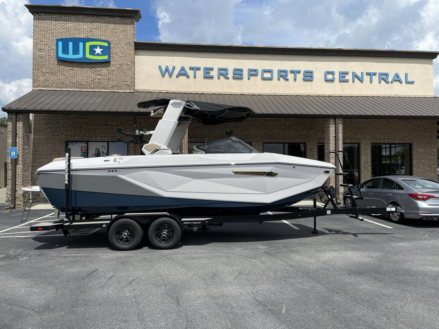 2027 Nautique G23