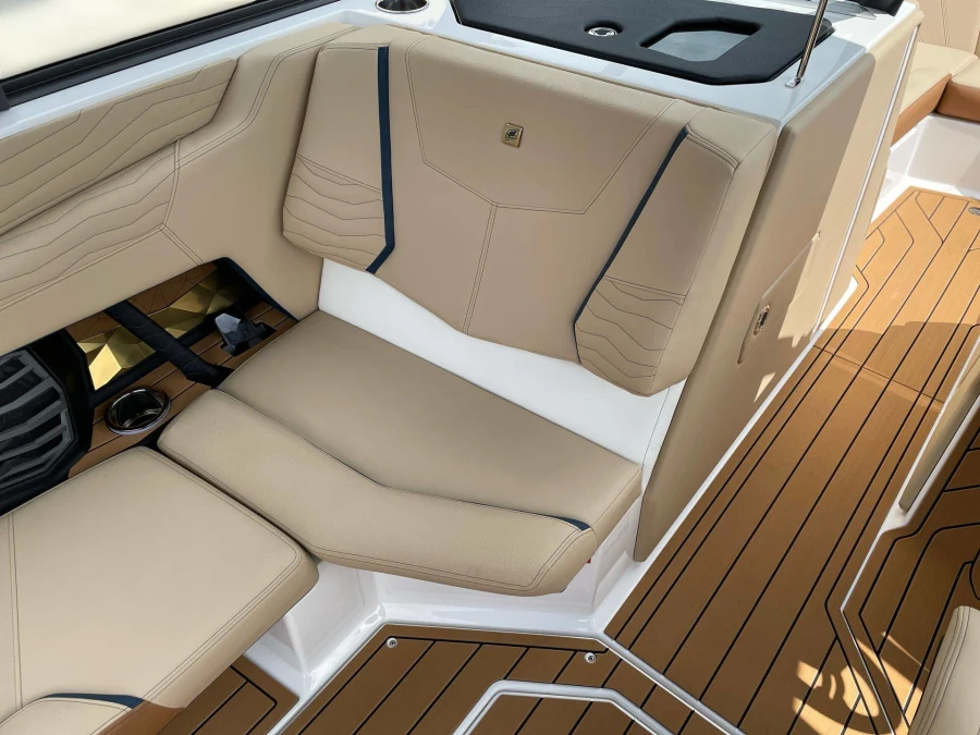2027-nautique-g23-142843-image30