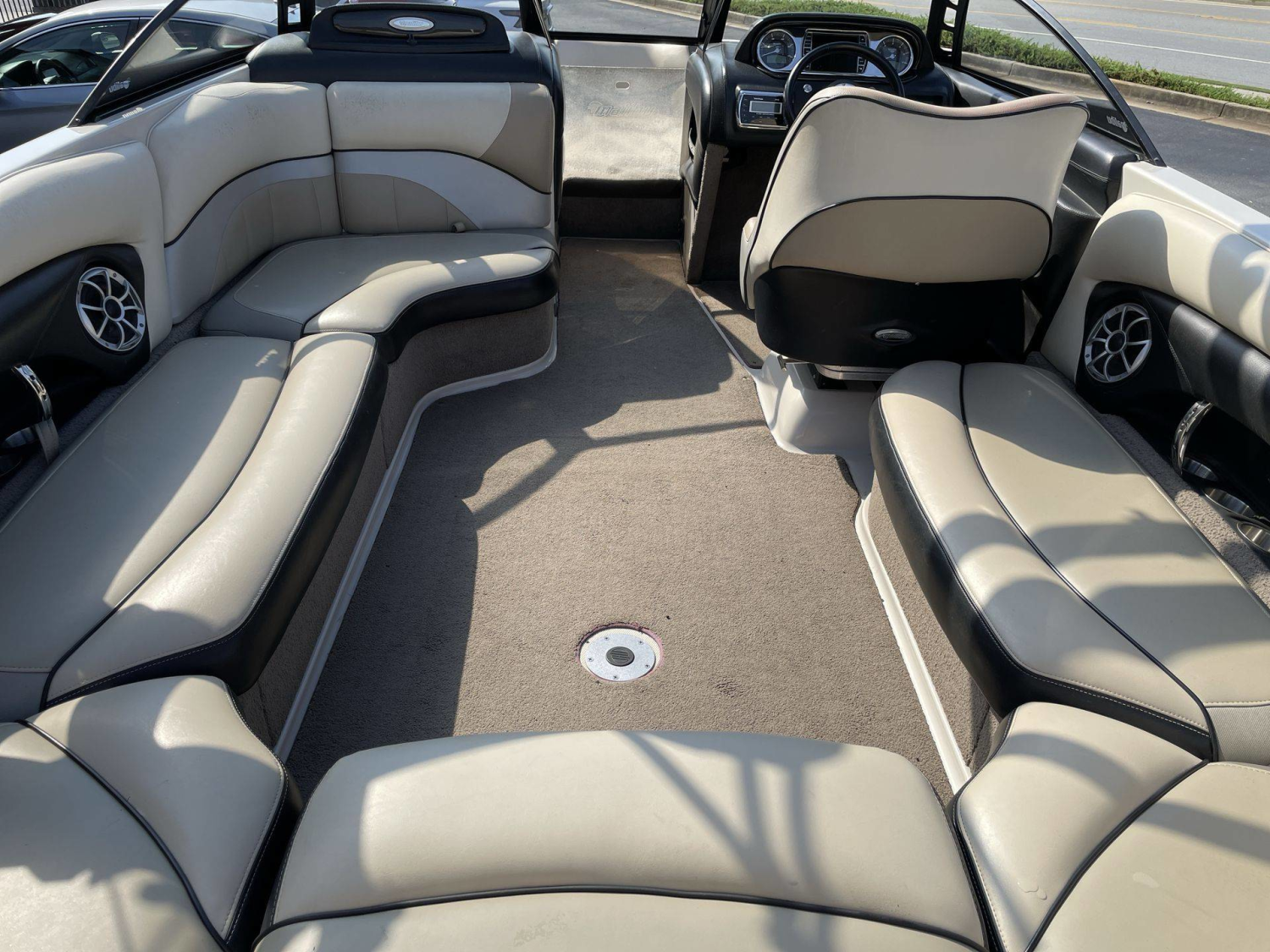 2011 Malibu 23 LSV