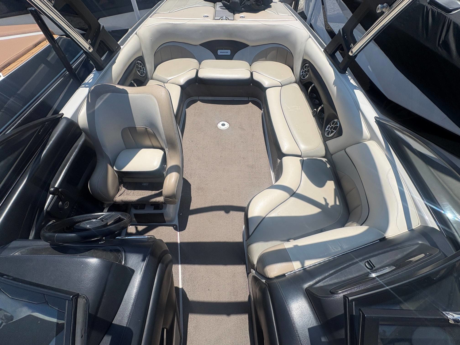 2011 Malibu 23 LSV