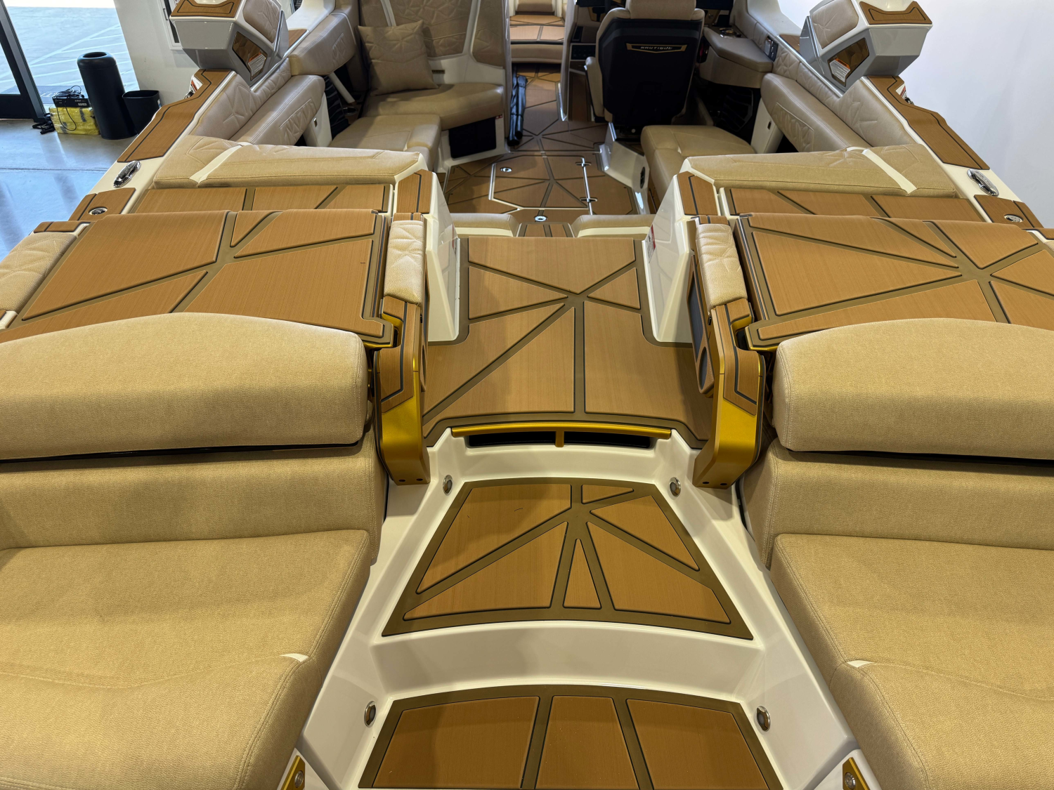 2027 Nautique Super Air Nautique G23 Paragon