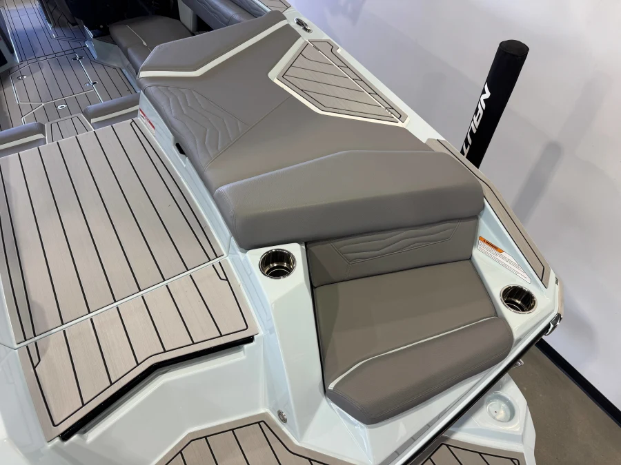 2027-nautique-g23-142854-image10