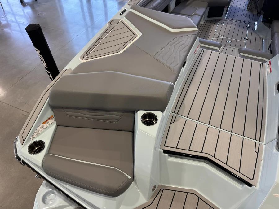 2027-nautique-g23-142854-image11