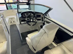 2019-mastercraft-xt23-142856-image23
