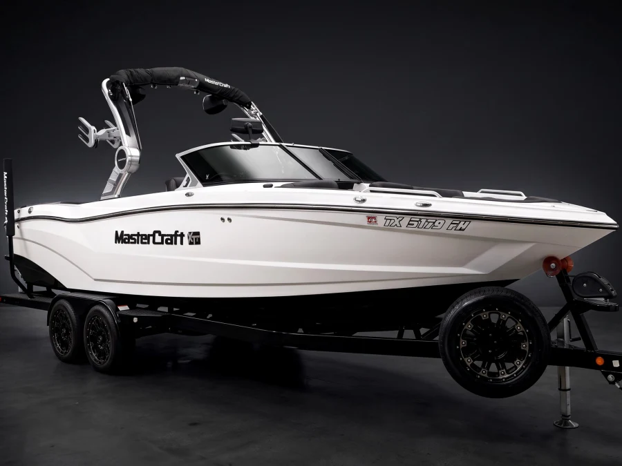2019-mastercraft-xt25-142858-image3