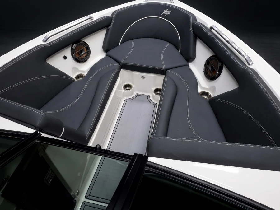 2019-mastercraft-xt25-142858-image8