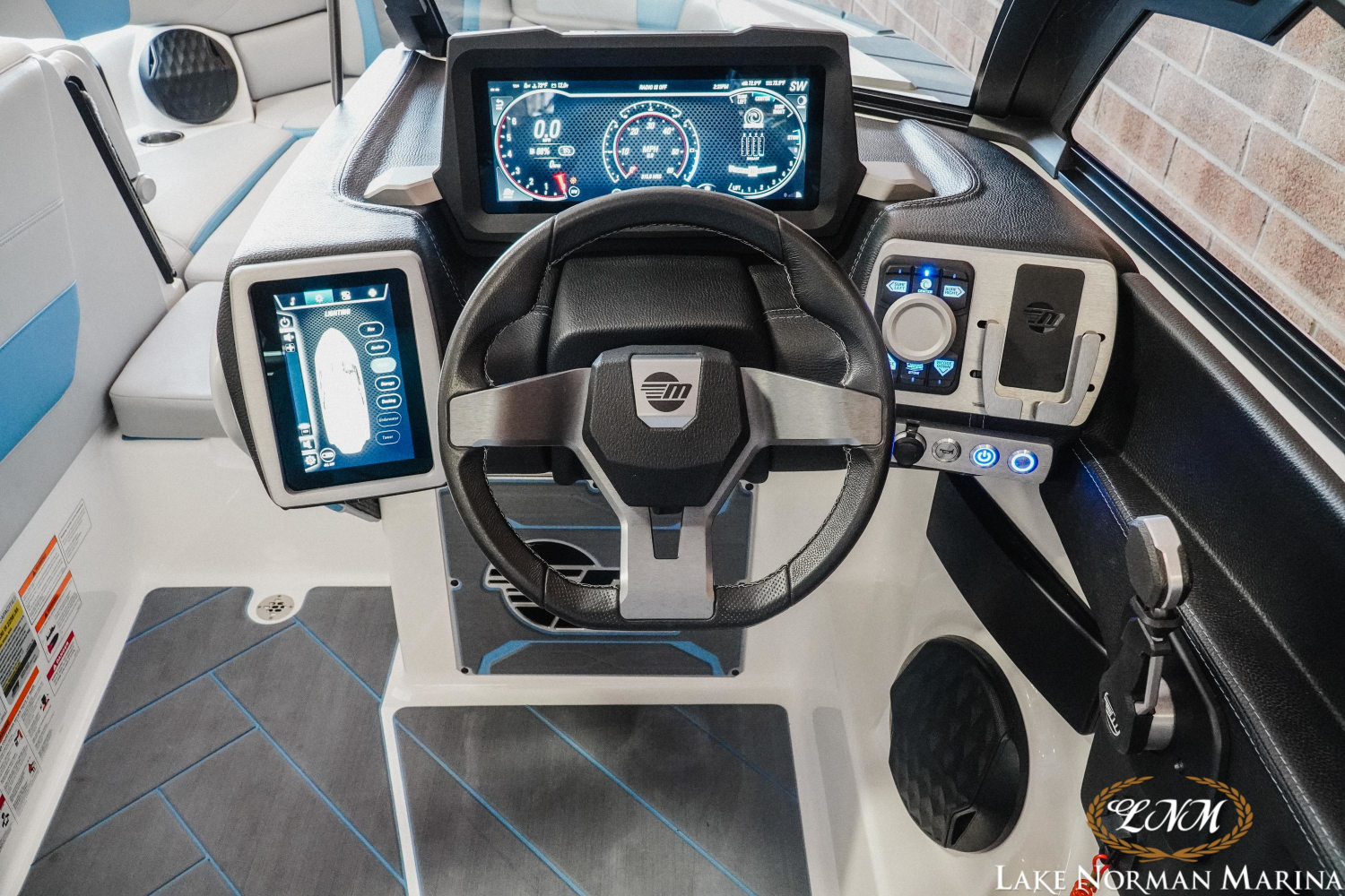 2024 Malibu 23 LSV
