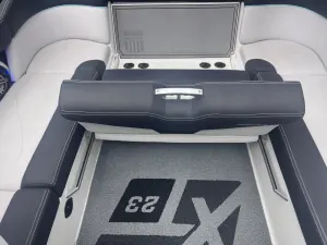 2017-mastercraft-xt23-142871-image11