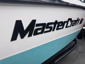 2017-mastercraft-xt23-142871-image2