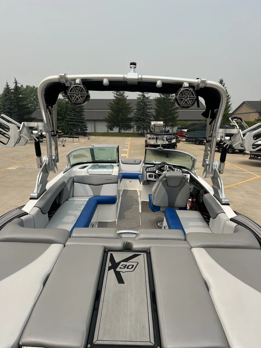 2016-mastercraft-x30-142872-image10