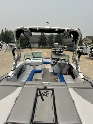 2016-mastercraft-x30-142872-image10