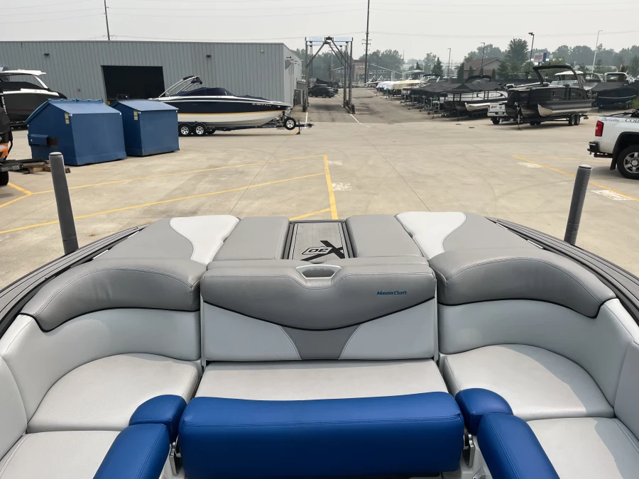 2016-mastercraft-x30-142872-image11