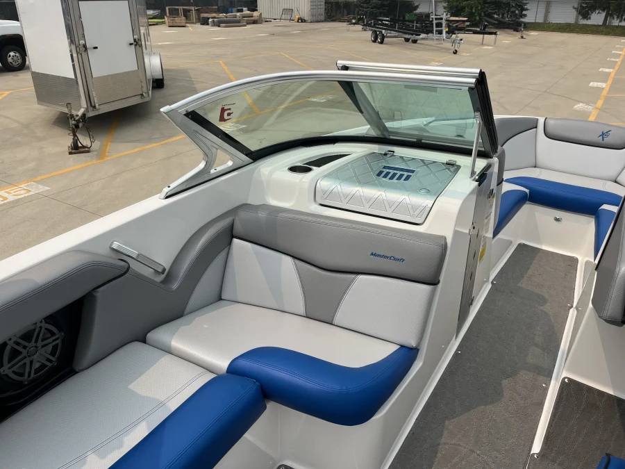 2016-mastercraft-x30-142872-image17