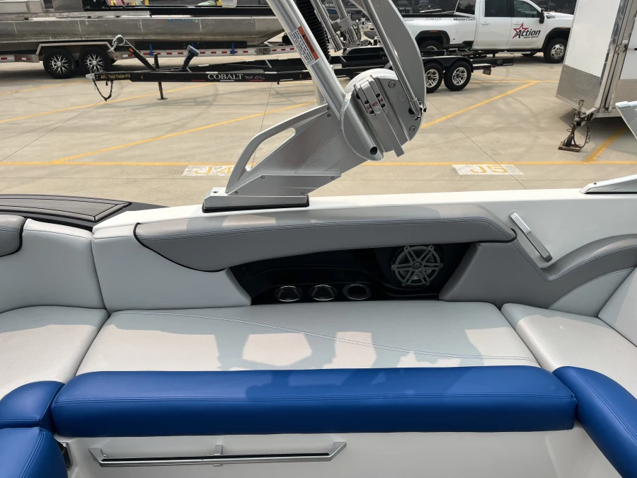 2016-mastercraft-x30-142872-image18