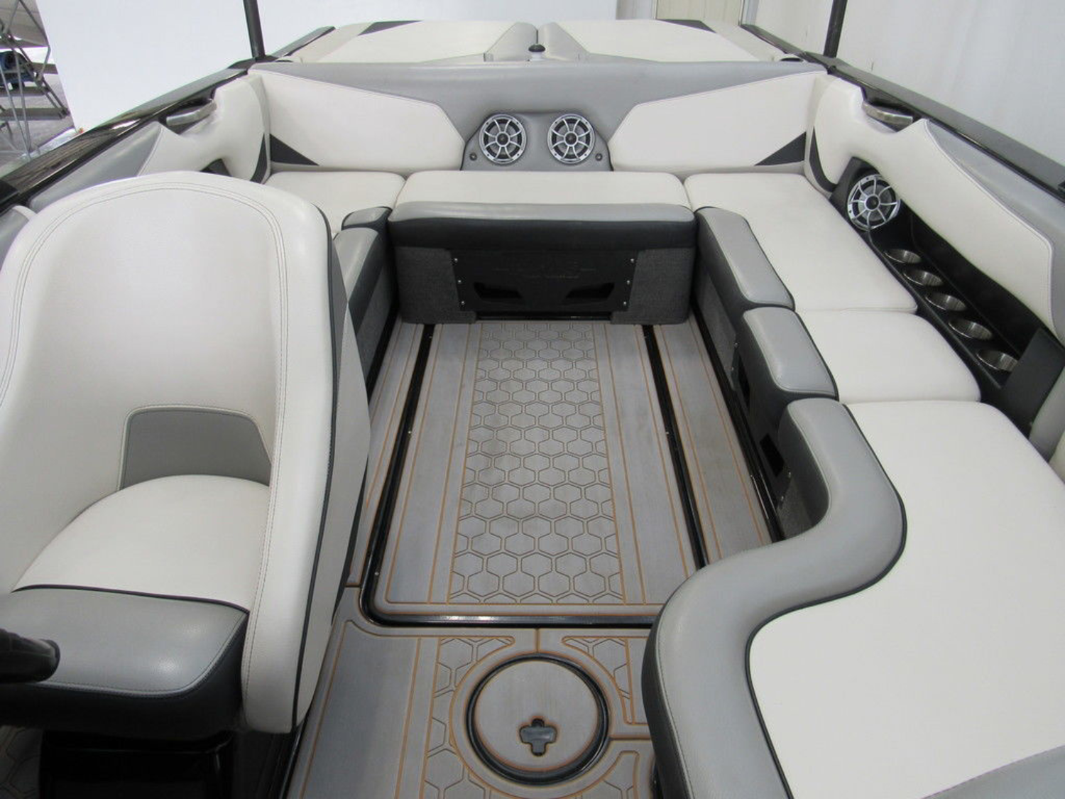 2015 Axis Wake Research T22