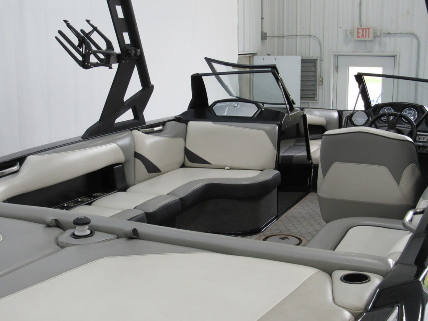 2015 Axis Wake Research T22