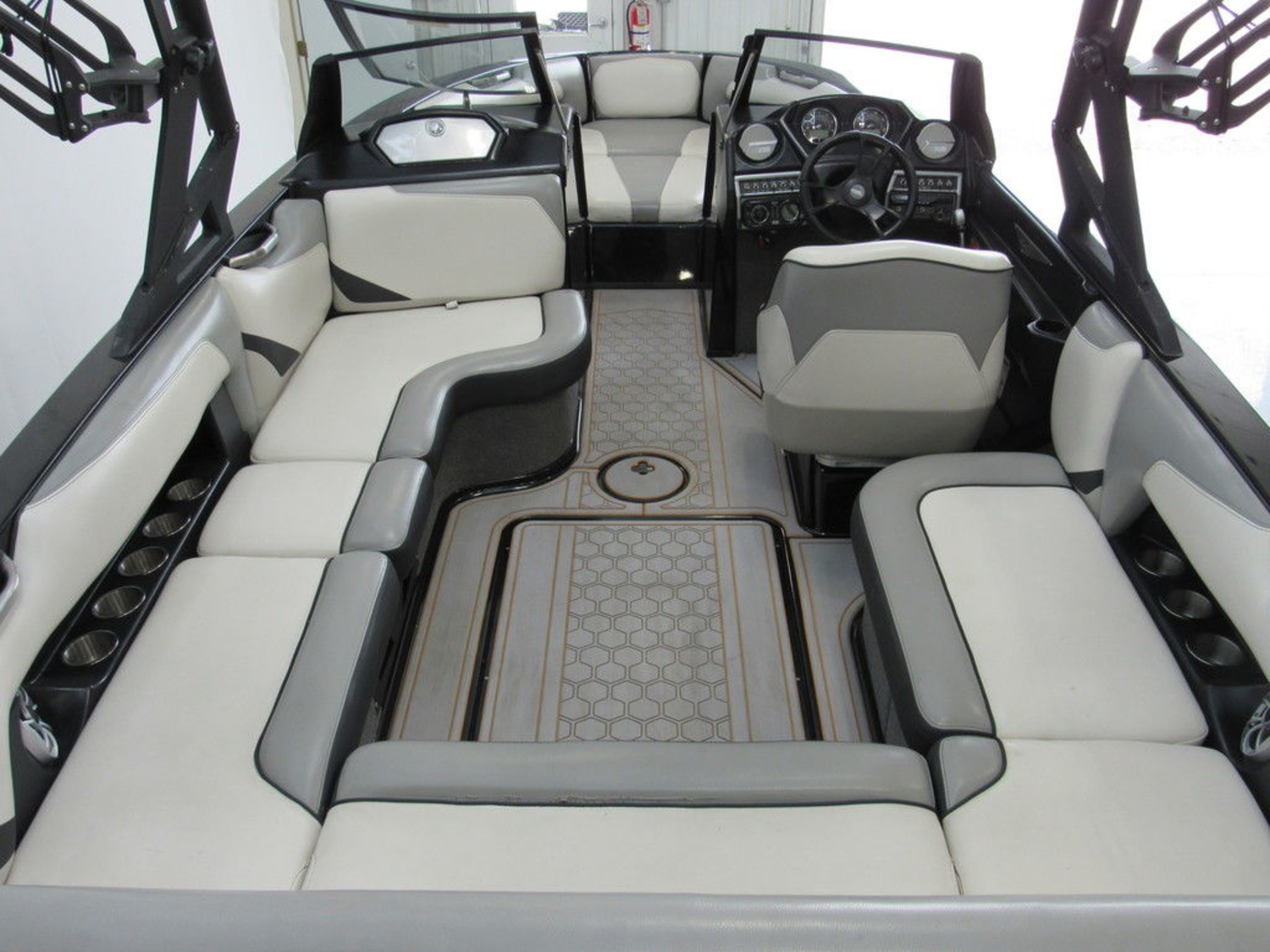 2015 Axis Wake Research T22