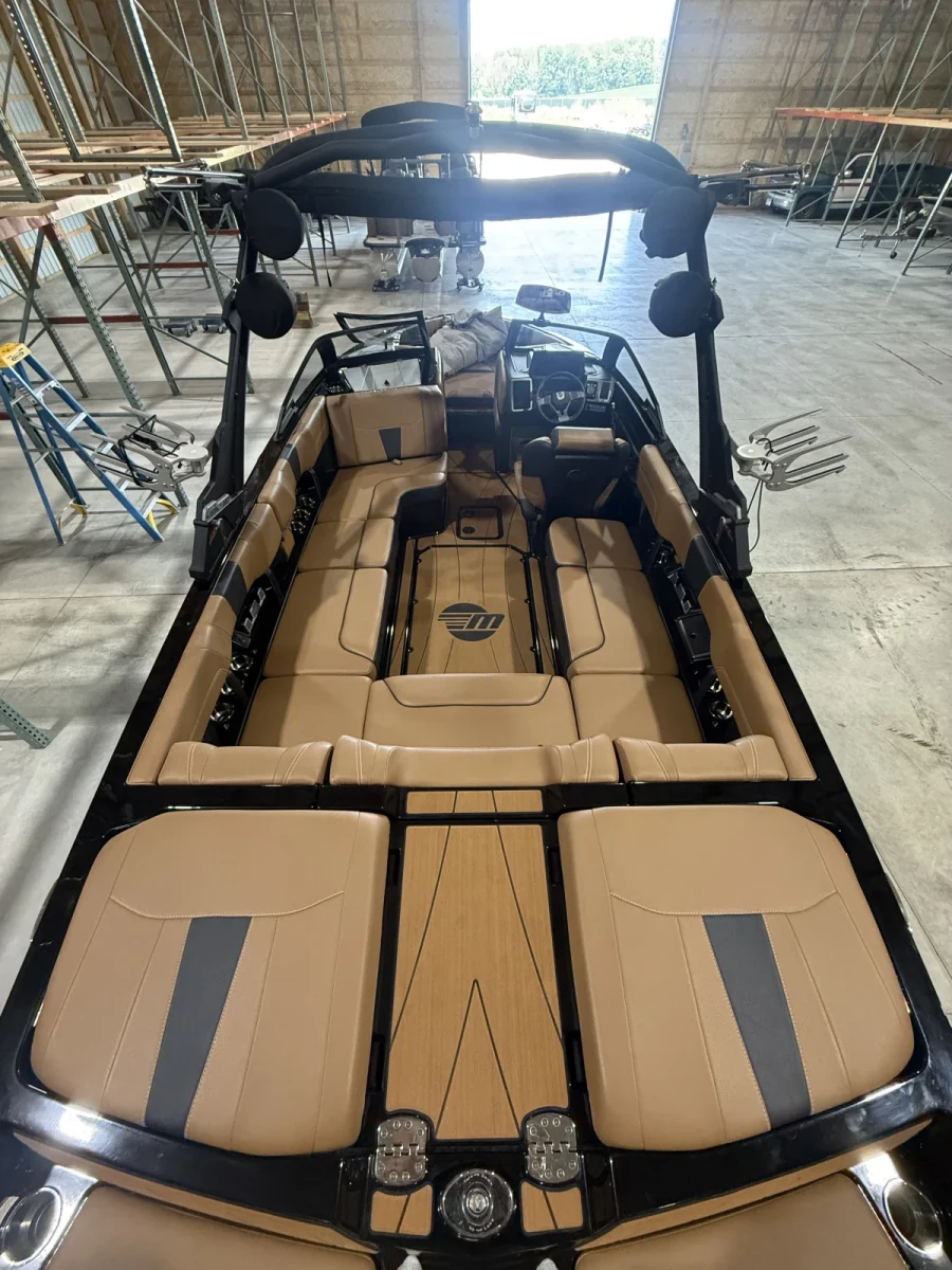 2022-malibu-wakesetter-23-lsv-142904-image2.webp