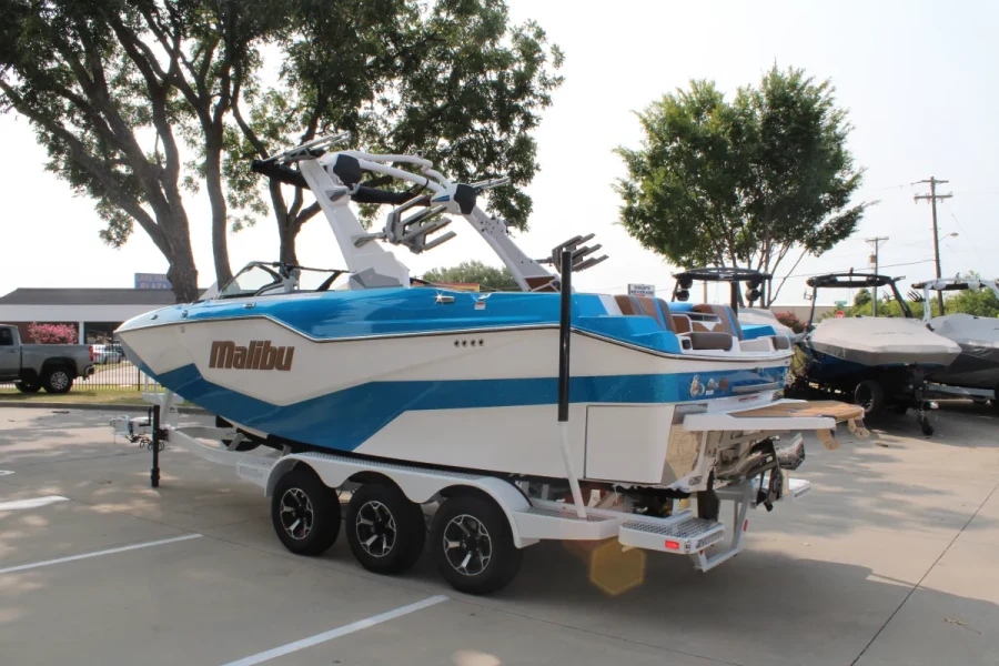 2026-malibu-m230-142910-image5.webp