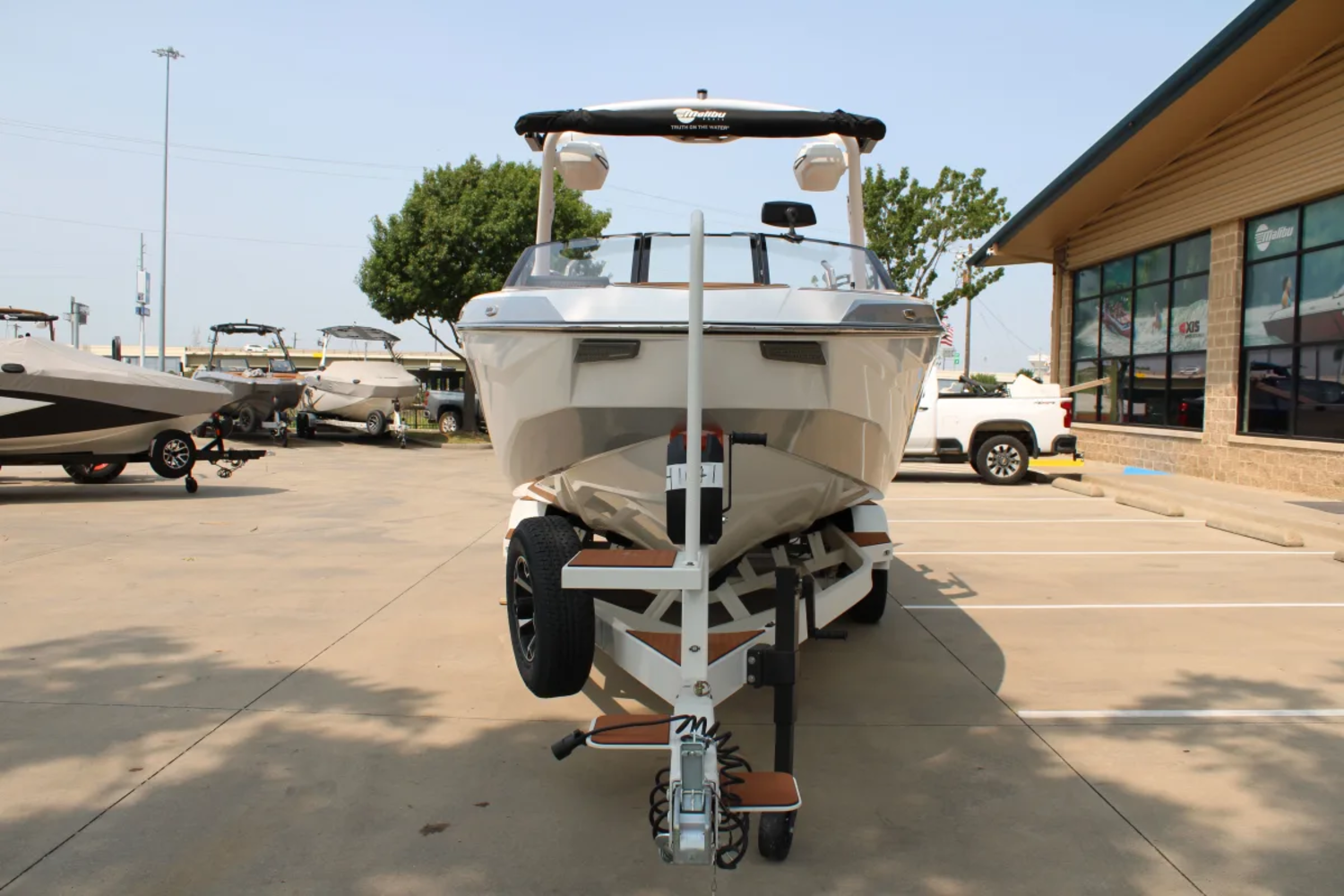 2026 Malibu 25 LSV