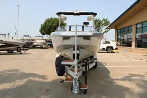 2026-malibu-wakesetter-25-lsv-142914-image2.webp