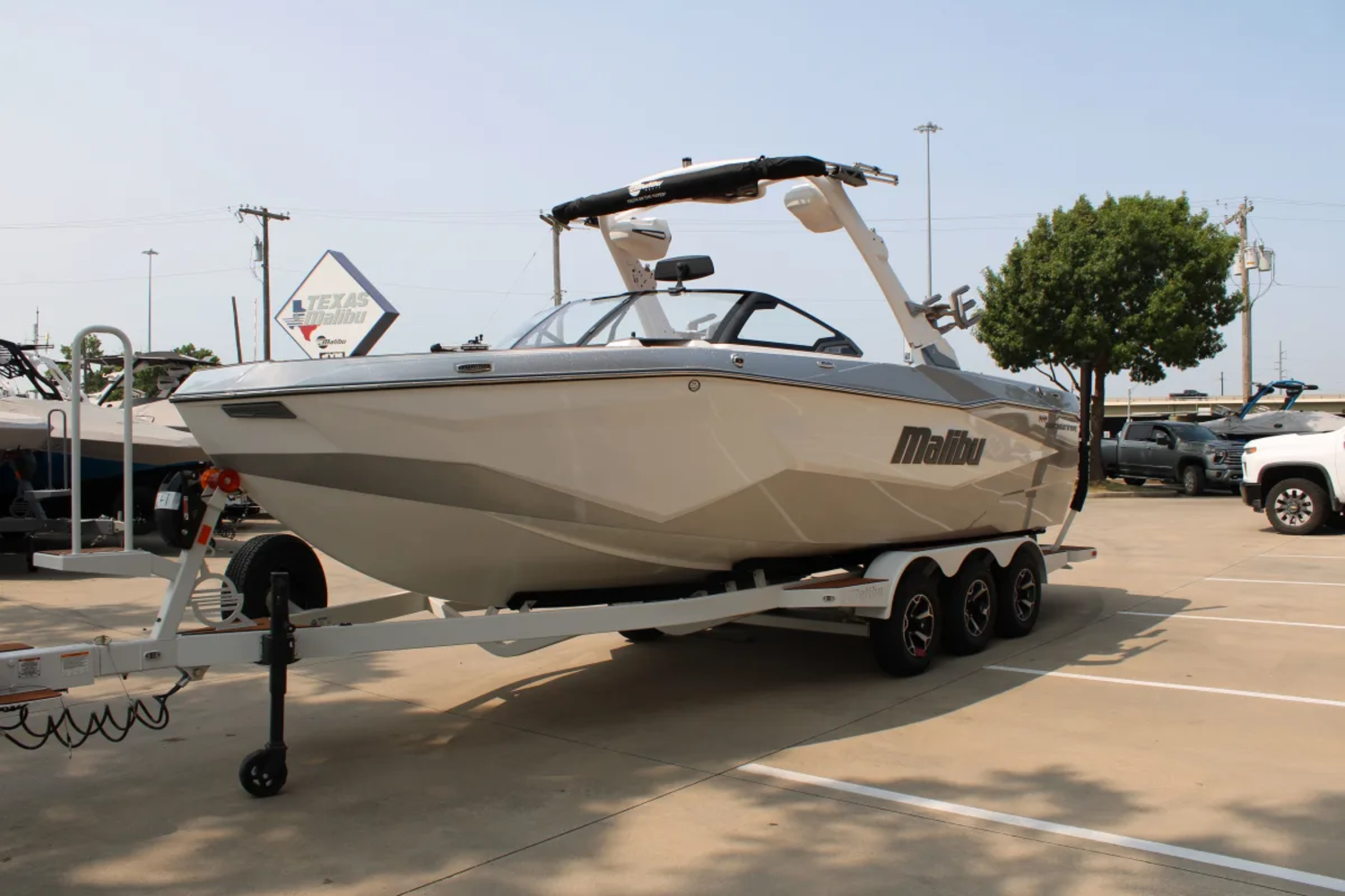 2026 Malibu 25 LSV