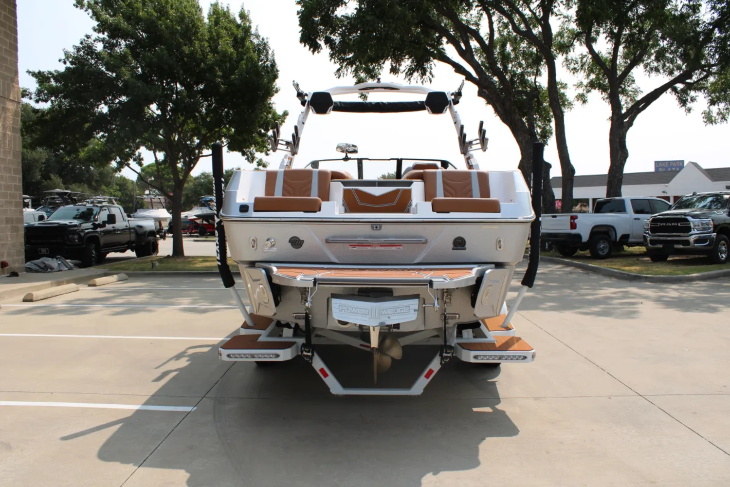 2026 Malibu 25 LSV