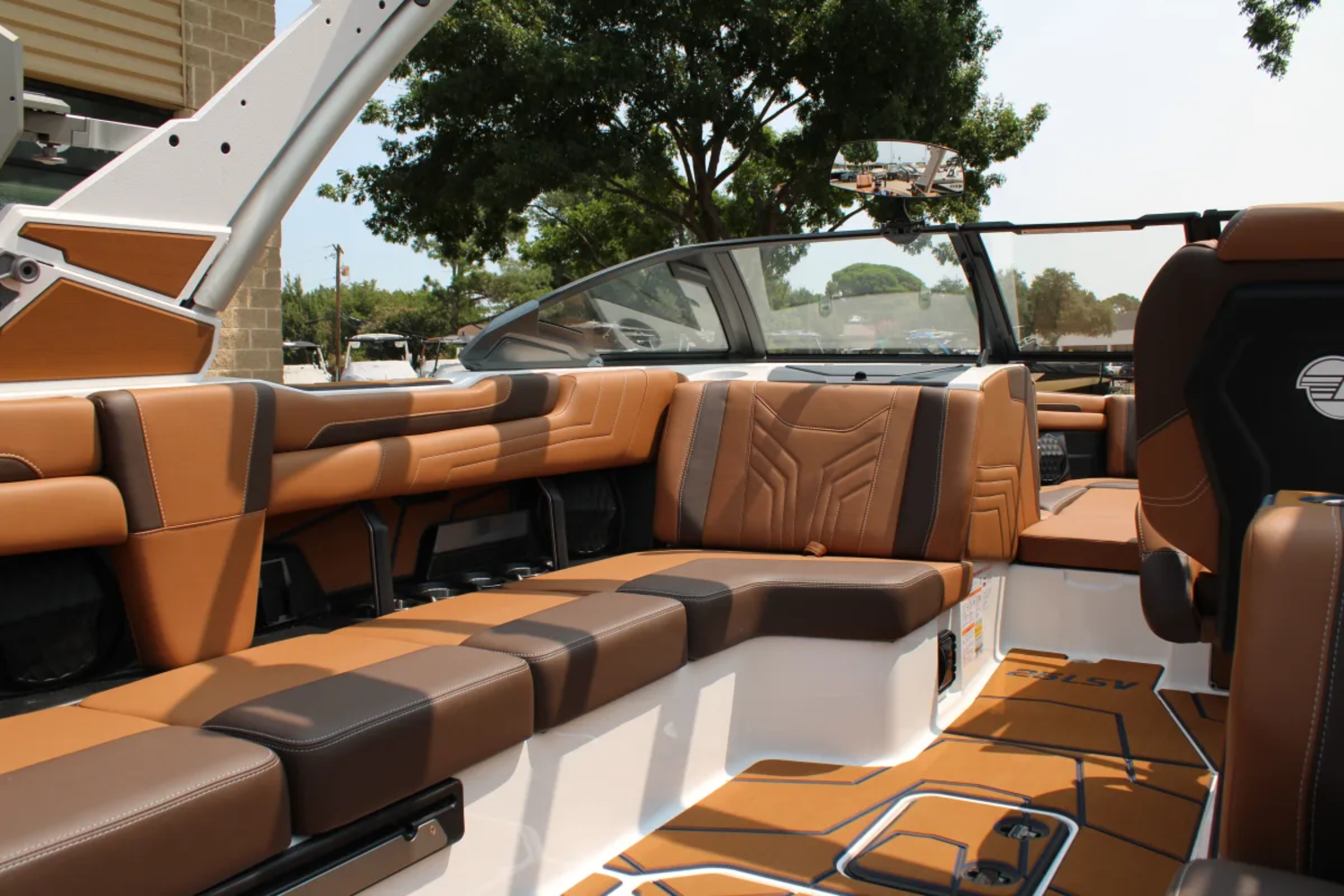 2026 Malibu 25 LSV