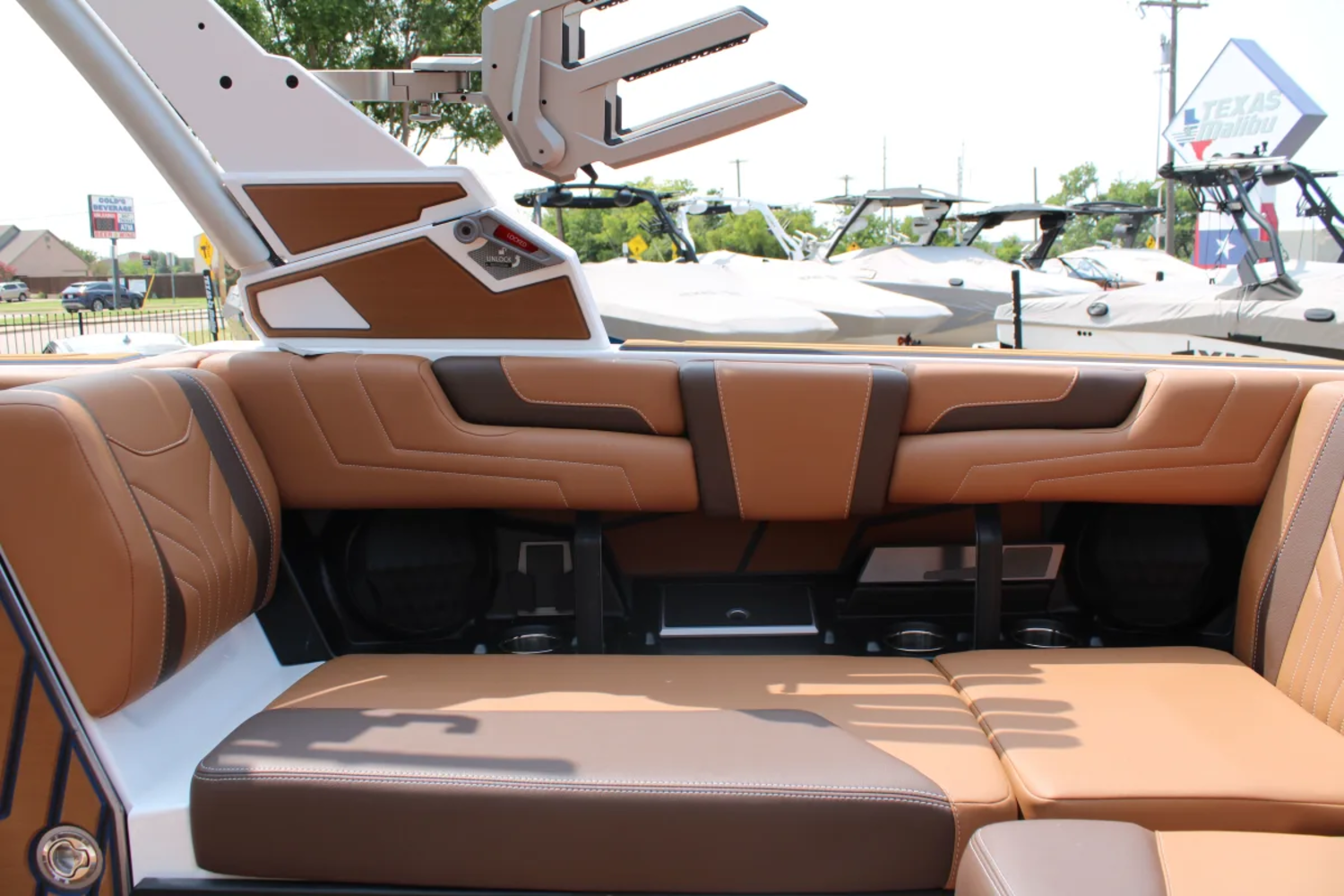 2026 Malibu 25 LSV