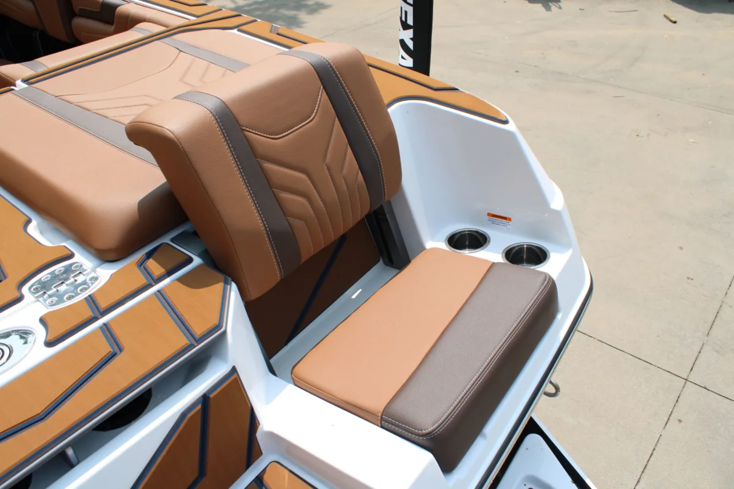 2026 Malibu 25 LSV