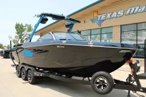 2026-malibu-wakesetter-25-lsv-142916-image1.webp