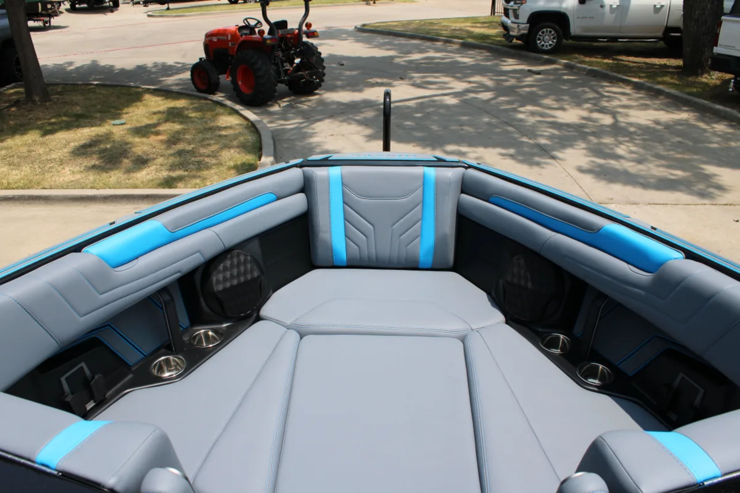 2026 Malibu 25 LSV