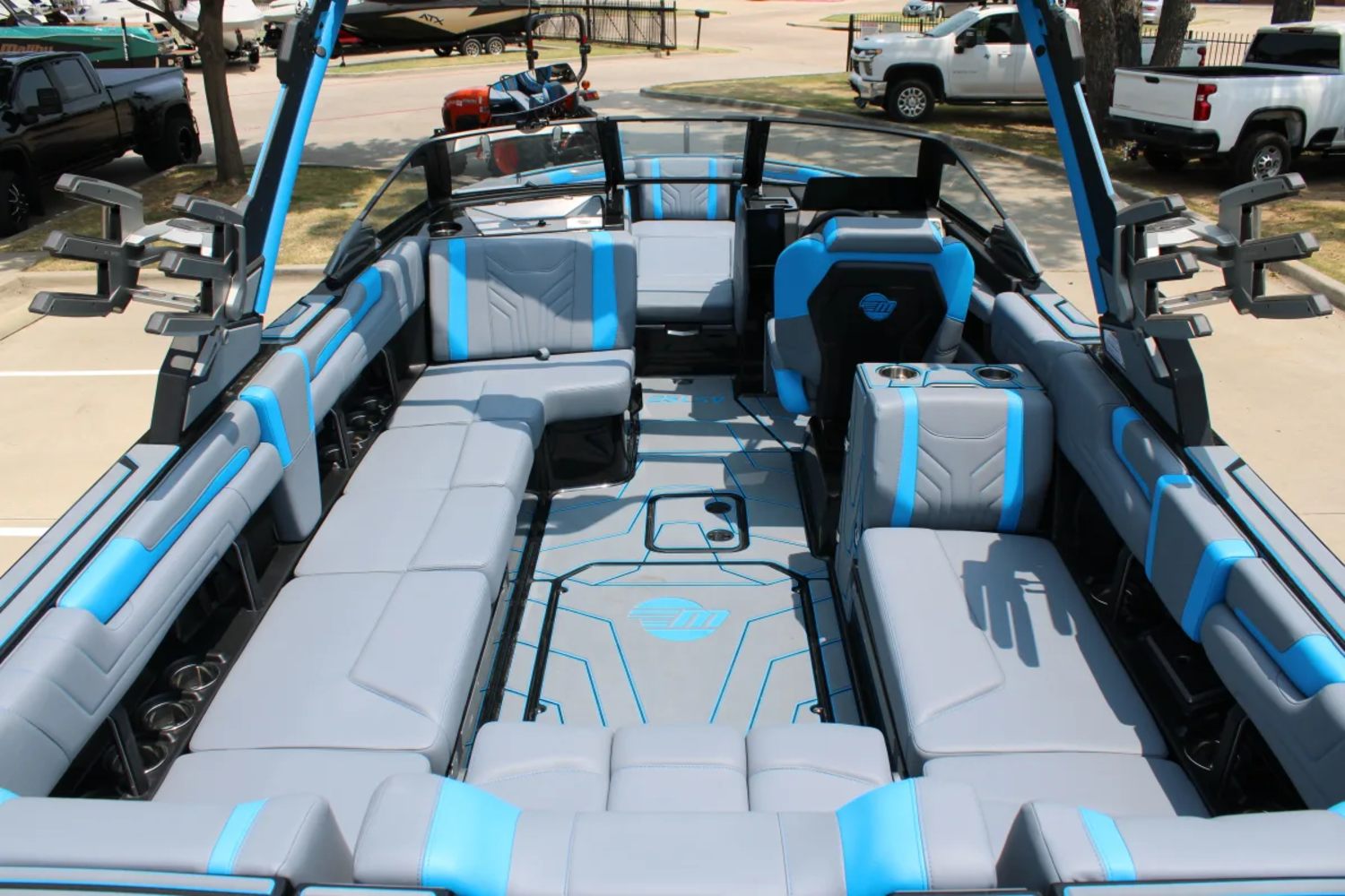 2026 Malibu 25 LSV