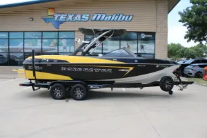 2014-malibu-wakesetter-23-lsv-142917-image0.webp