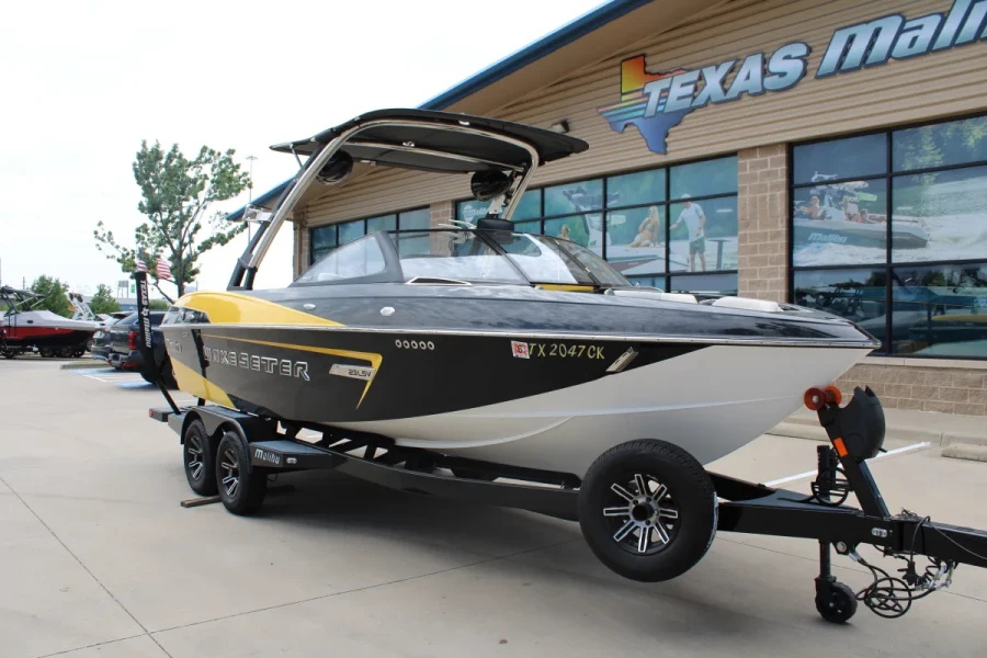 2014-malibu-wakesetter-23-lsv-142917-image1.webp
