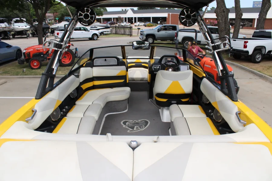 2014-malibu-wakesetter-23-lsv-142917-image12.webp