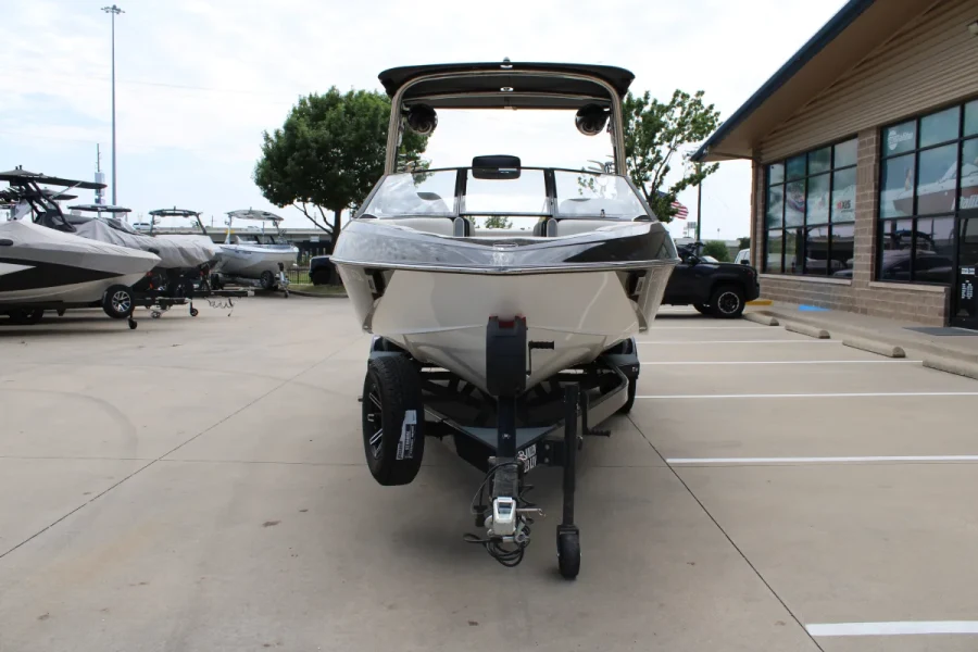 2014-malibu-wakesetter-23-lsv-142917-image2.webp