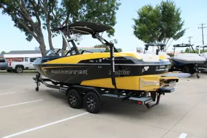 2014-malibu-wakesetter-23-lsv-142917-image4.webp