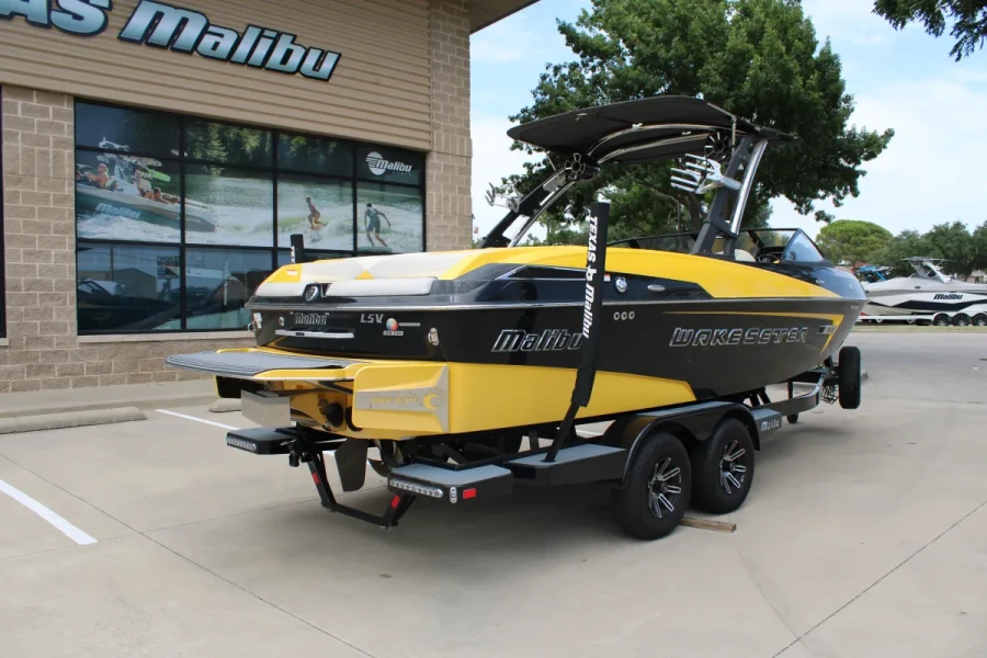 2014-malibu-wakesetter-23-lsv-142917-image6.webp