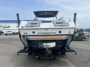 2023-malibu-wakesetter-26-lsv-142935-image1.webp