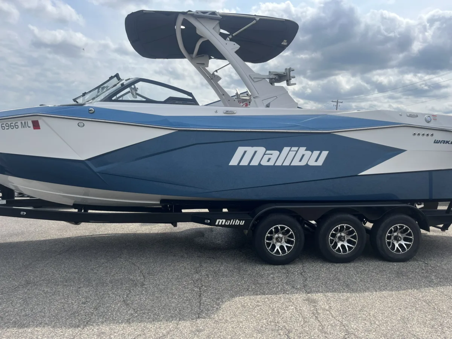 2023 MALIBU 26 LSV