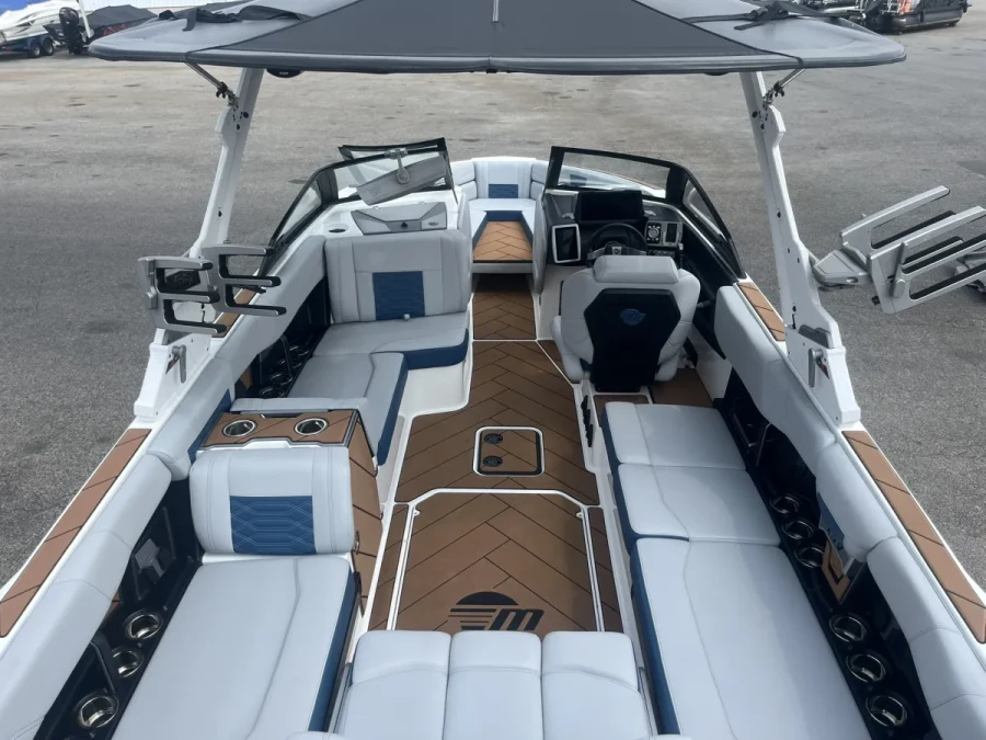 2023-malibu-wakesetter-26-lsv-142935-image3.webp